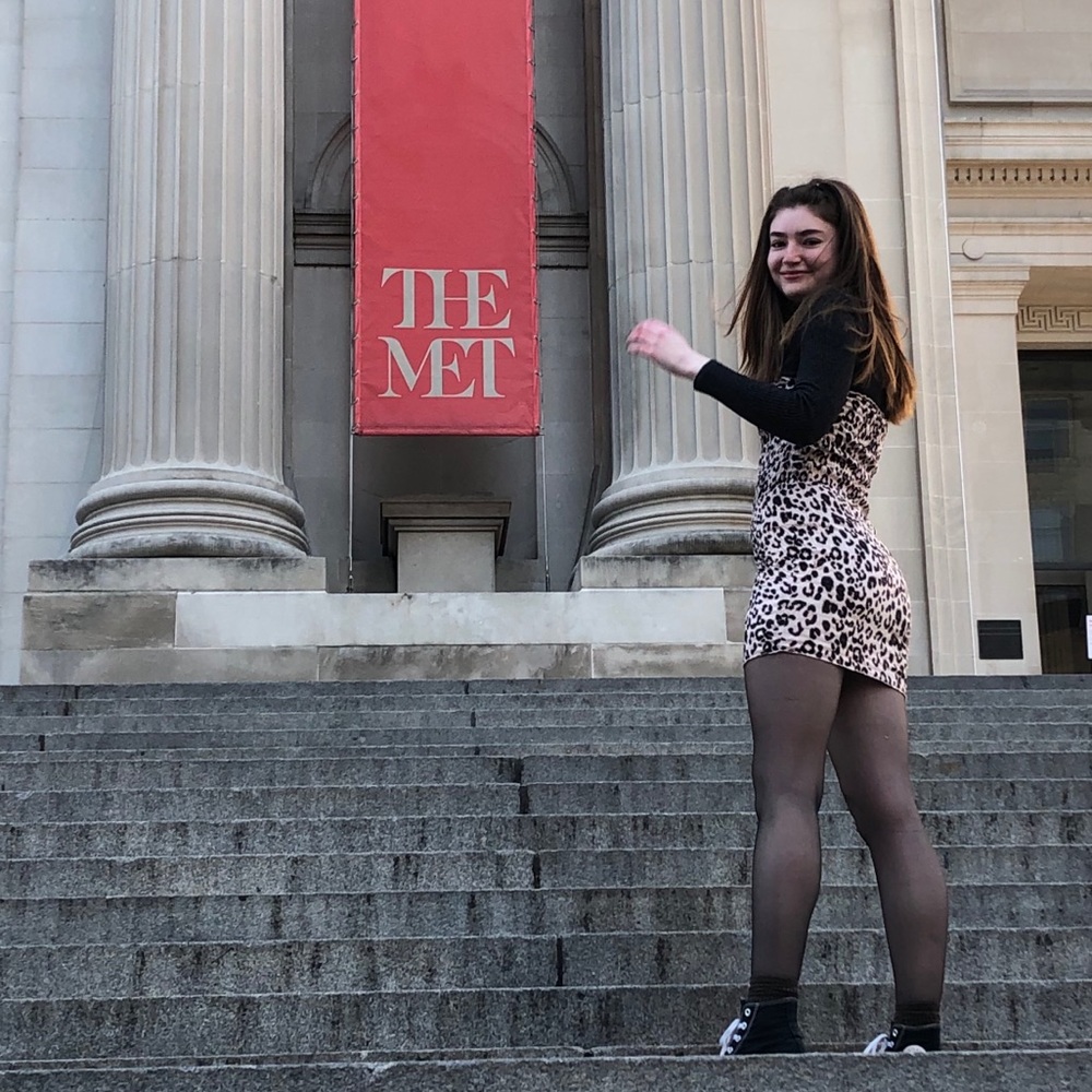 Meet your Posher, Nia